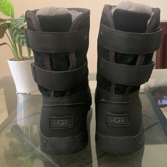 UGG Tamarind Waterproof Boots - Picture 5 of 11